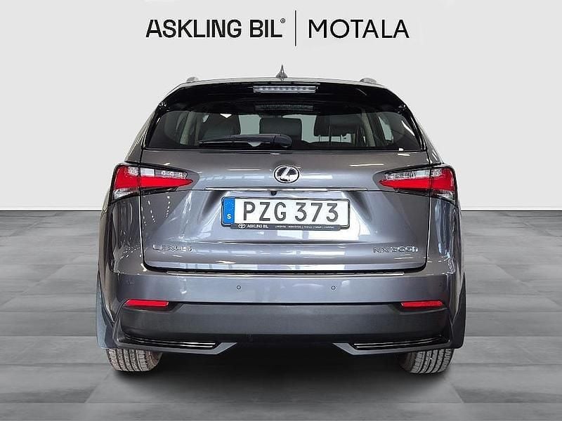 Begagnad Lexus NX300h 197 HK (144 kW) 2015 Grå SUV