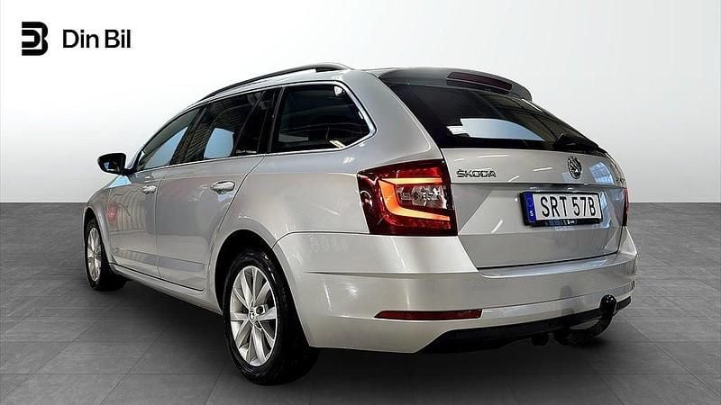 Begagnad Skoda Octavia Ambition 116 HK (85 kW) 2020 Silver Kombi