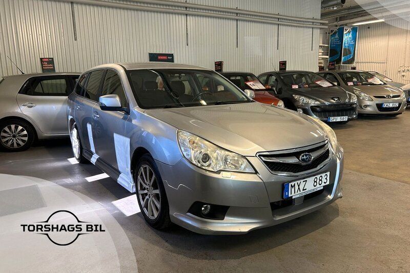 Silver Begagnad 2012 Subaru Legacy Kombi | 69 900 kr (Bra pris) - Bild 1/4