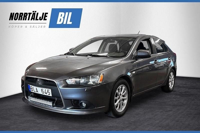 Mörkgrå Begagnad 2010 Mitsubishi Lancer Sportback Halvkombi | 39 900 kr (Superpris) - Bild 1/3