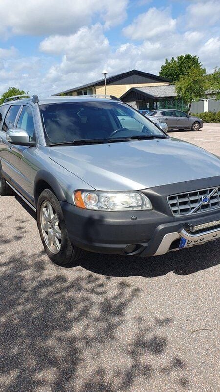 Silver Begagnad 2007 Volvo XC70 SUV | 62 900 kr (Lite dyr) - Bild 1/4