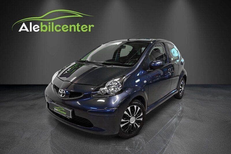 Mörkgrå Begagnad 2007 Toyota Aygo Halvkombi | 29 900 kr (Marknadspris) - Bild 1/4