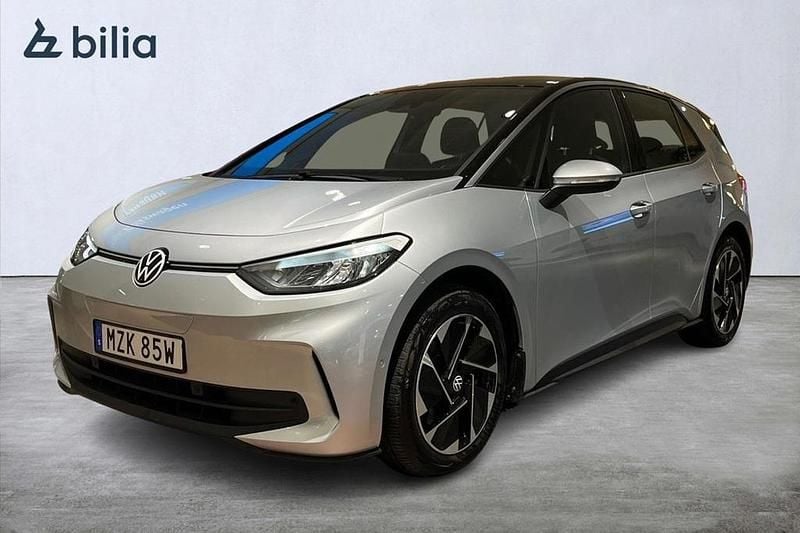 Silver Begagnad 2023 VW ID.3 Pro Performance Halvkombi | 304 900 kr (Bra pris) - Bild 1/3