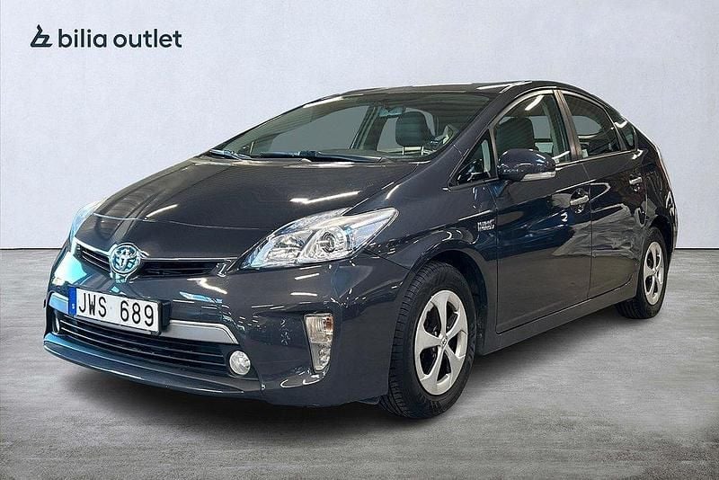 Mörkgrå Begagnad 2013 Toyota Prius Plug-in Hybrid Halvkombi | 149 900 kr (Marknadspris) - Bild 1/3