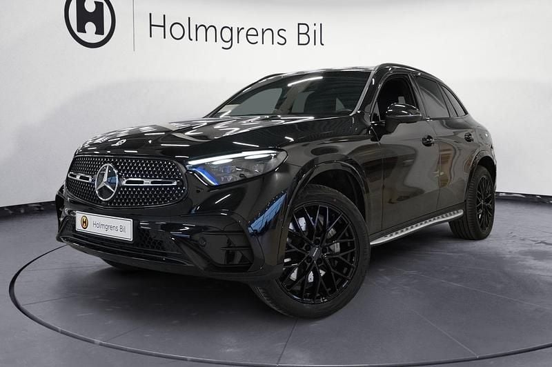 Begagnad Mercedes GLC300e 2024 Svart