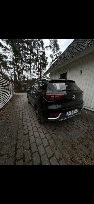 Svart Begagnad 2020 MG ZS Sedan | 170 000 kr (Marknadspris) - Bild 1/3