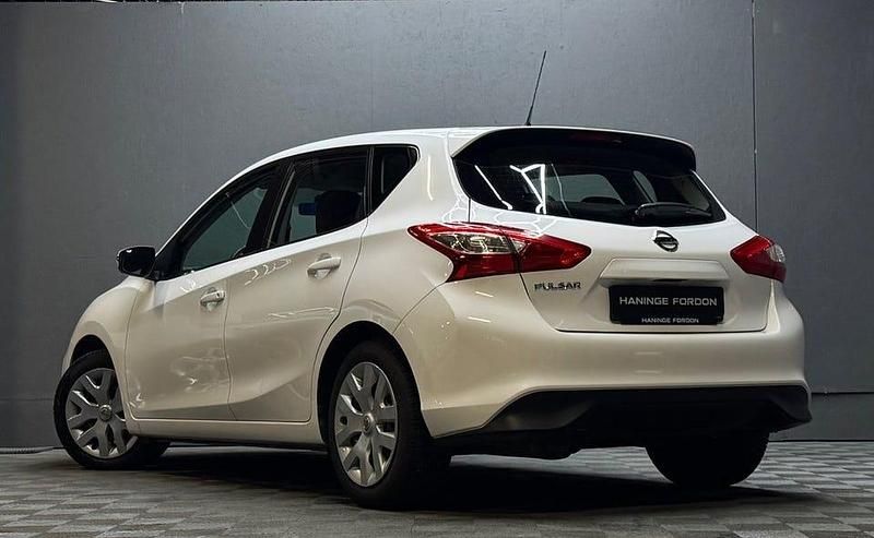 Begagnad Nissan Pulsar Comfort 116 HK (85 kW) 2015 Vit Halvkombi