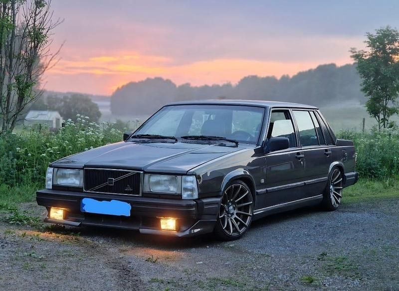 Antracitgrå Begagnad 1989 Volvo 740 | 45 000 kr - Bild 1/1