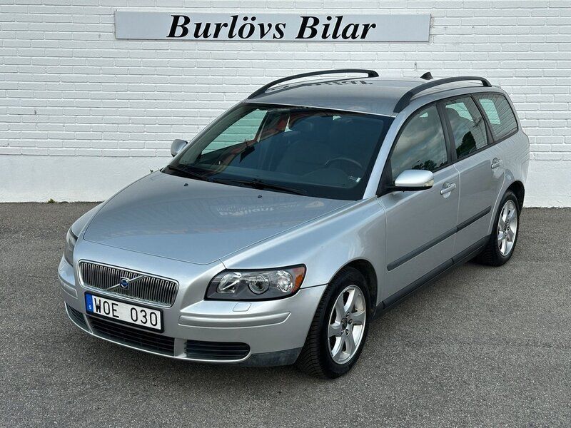 Grön (silver) Begagnad 2005 Volvo V50 Kombi | 24 800 kr - Bild 1/4