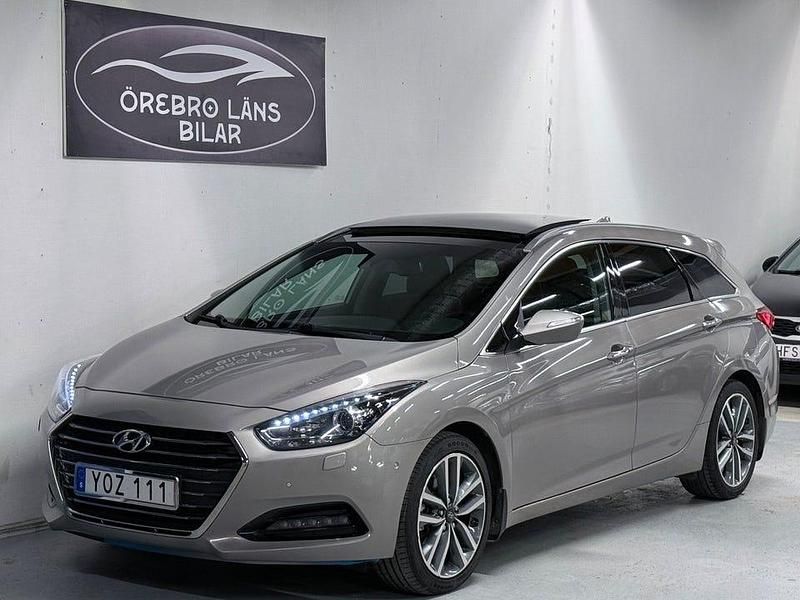 Grå Begagnad 2018 Hyundai i40 Kombi | 159 900 kr (Lite dyr) - Bild 1/4