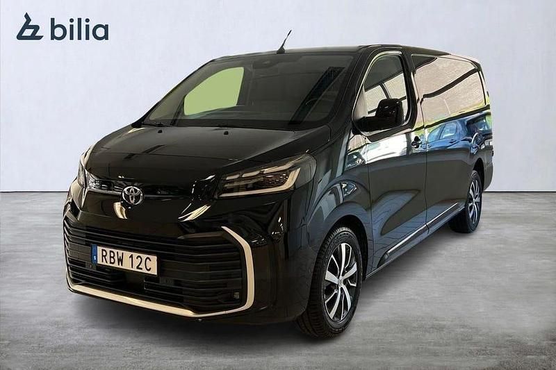 Svart Begagnad 2025 Toyota Proace Van | 519 900 kr - Bild 1/4