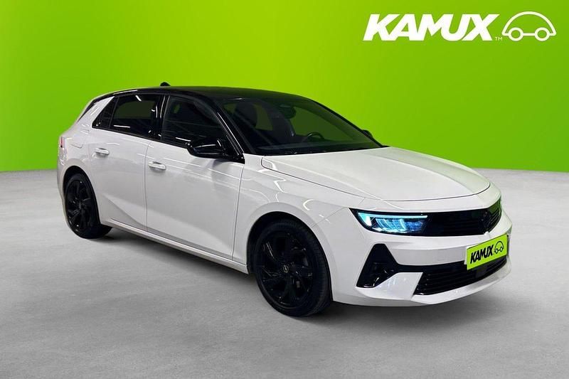 Vit Begagnad 2023 Opel Astra GS Line Halvkombi | 212 800 kr (Marknadspris) - Bild 1/4