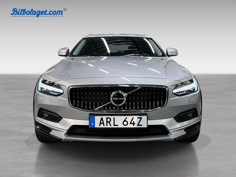 Begagnad Volvo V90 CC Plus 253 HK (186 kW) 2024 Silver Kombi