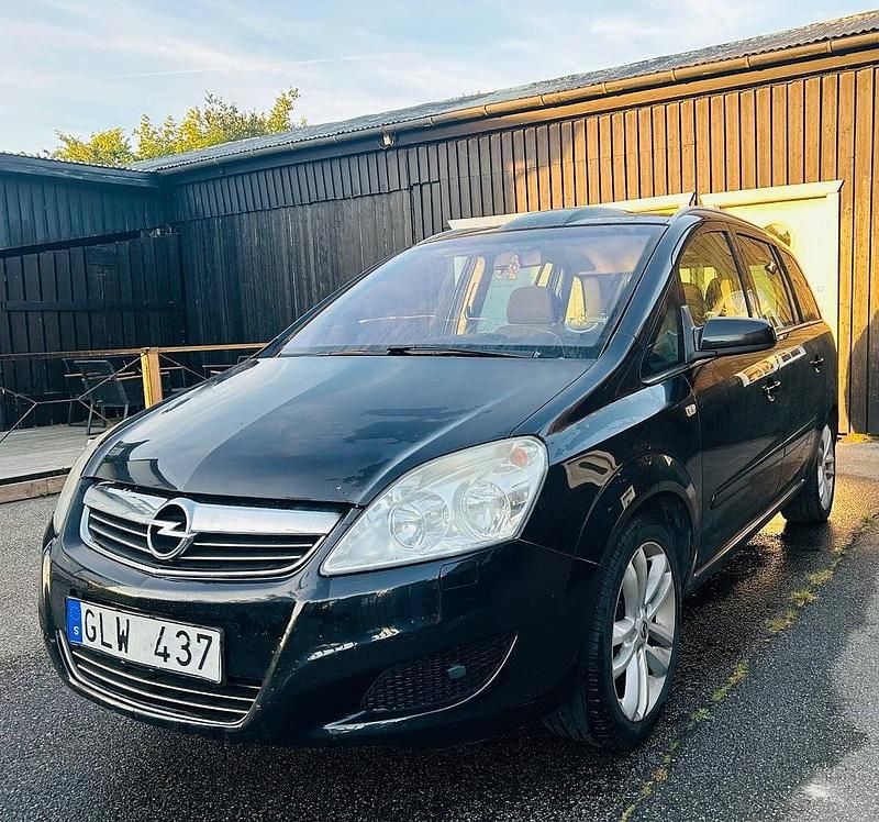 Begagnad Opel Zafira 94 HK (69 kW) 2008 Svart Minibuss
