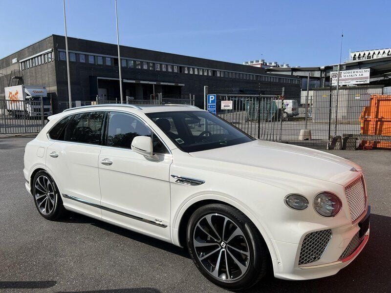 Begagnad 2023 Bentley Bentayga SUV | 2 695 000 kr - Bild 1/4