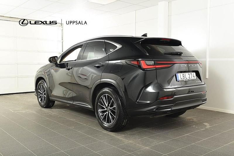 Begagnad Lexus NX450h+ Executive Line 309 HK (227 kW) 2023 Svart SUV