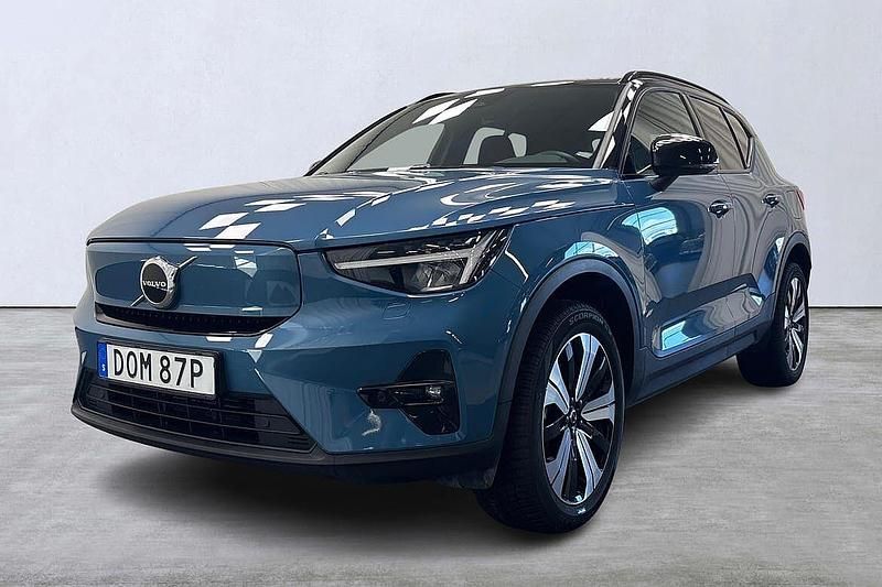 Blå Begagnad 2022 Volvo XC40 Plus SUV | 359 900 kr - Bild 1/4