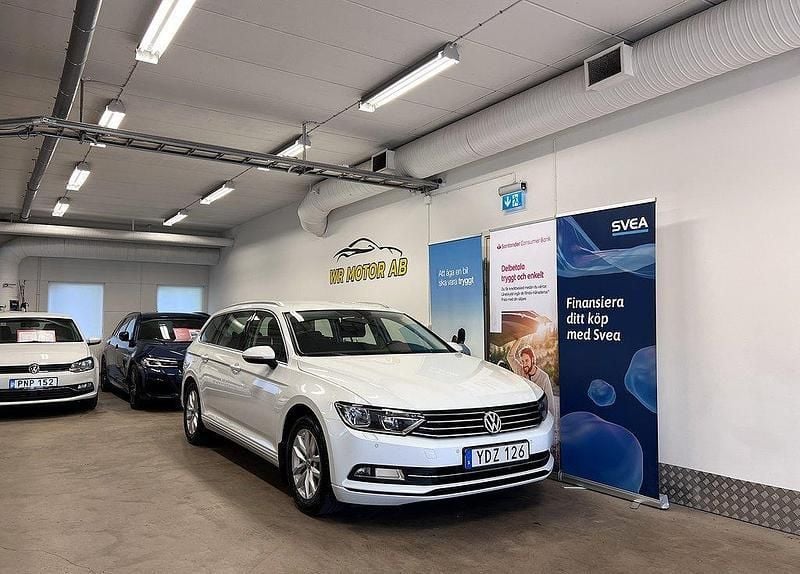 Vit Begagnad 2016 VW Passat Kombi | 154 900 kr (Marknadspris) - Bild 1/4