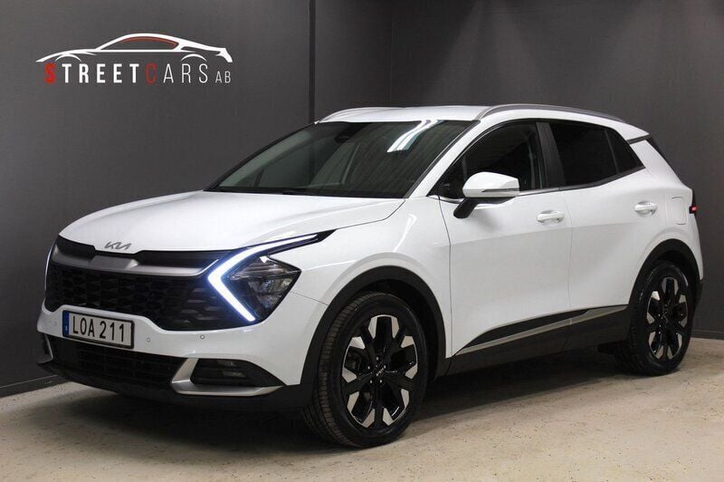 Vit Begagnad 2022 Kia Sportage Advance SUV | 319 900 kr (Superpris) - Bild 1/4