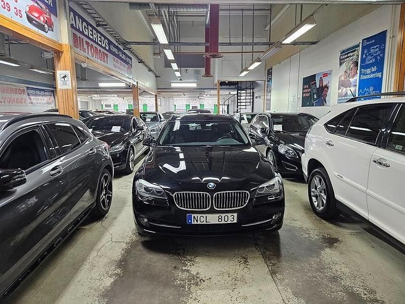 Begagnad BMW 520 184 HK (135 kW) 2012 Svart Kombi