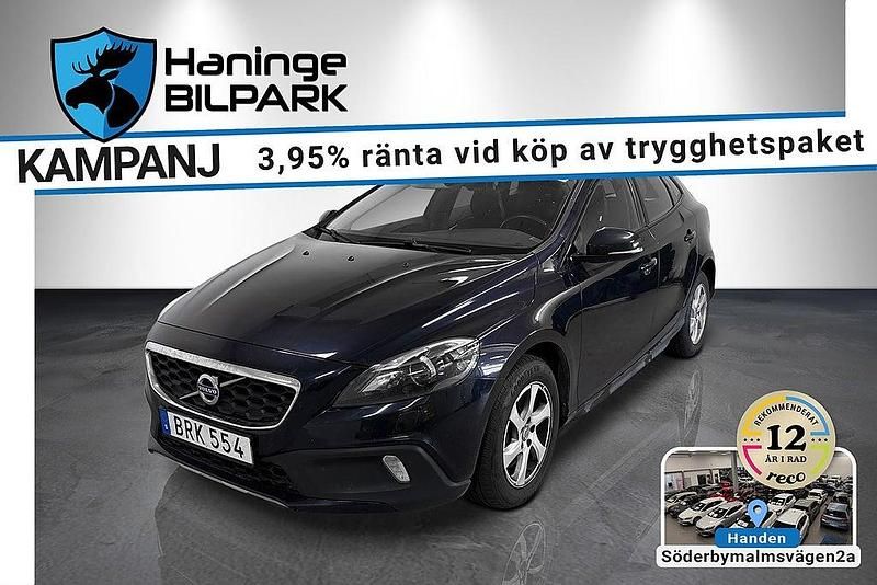 Blå Begagnad 2016 Volvo V40 Momentum Halvkombi | 139 995 kr (Bra pris) - Bild 1/3