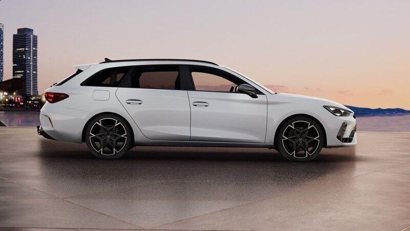Vit (glacial white metallic) Ny 2025 Cupra Leon VZ Kombi | 449 900 kr (Marknadspris) - Bild 1/3