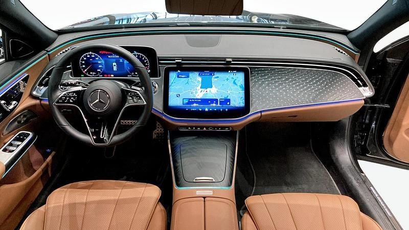 Begagnad Mercedes E300 313 HK (230 kW) 2025 Grå (grey) Kombi