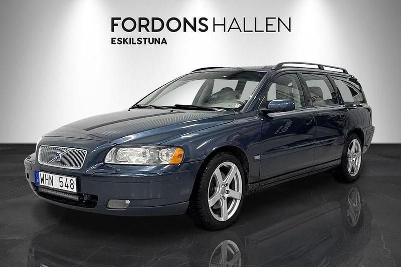 Blå Begagnad 2004 Volvo V70 Momentum Kombi | 69 900 kr (Dyr) - Bild 1/4