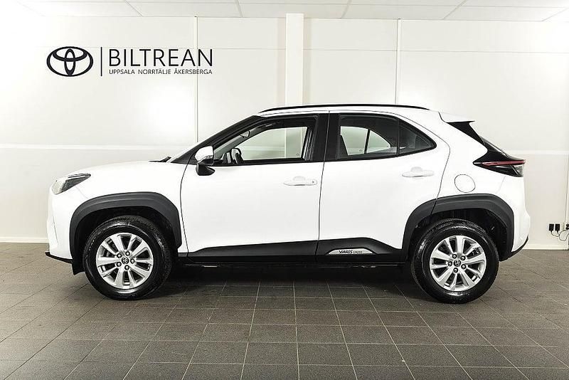 Begagnad Toyota Yaris Cross Active 92 HK (67 kW) 2022 Vit SUV