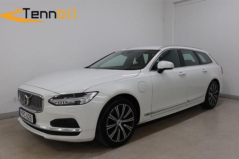 Vit Begagnad 2021 Volvo V90 Momentum Kombi | 229 500 kr (Superpris) - Bild 1/4