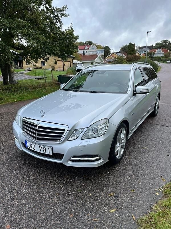 Begagnad 2011 Mercedes E220 Kombi | 109 000 kr (Bra pris) - Bild 1/4