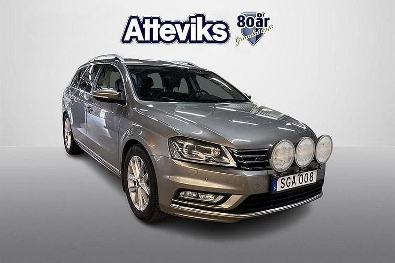 Ljusbrun Begagnad 2013 VW Passat R-line Kombi | 99 000 kr (Marknadspris) - Bild 1/4