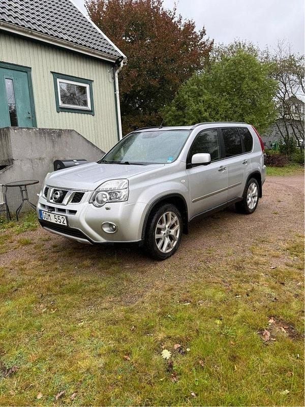 Silver Begagnad 2012 Nissan X-Trail SUV | 85 000 kr (Marknadspris) - Bild 1/4