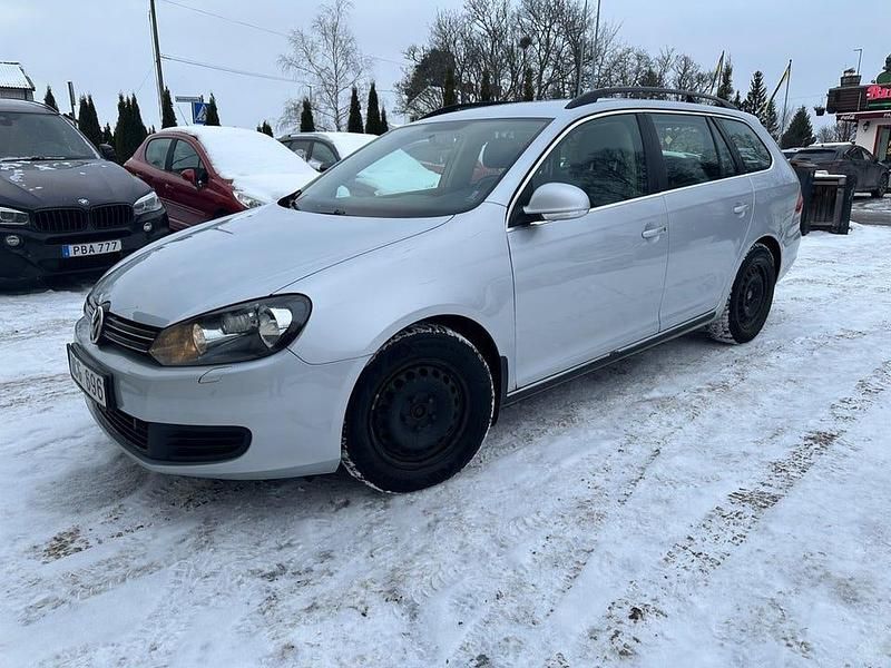 Silver Begagnad 2012 VW Golf VII Kombi | 59 900 kr (Superpris) - Bild 1/4