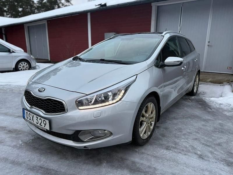 Begagnad 2015 Kia Ceed Sportswagon Kombi | 59 900 kr (Bra pris) - Bild 1/4