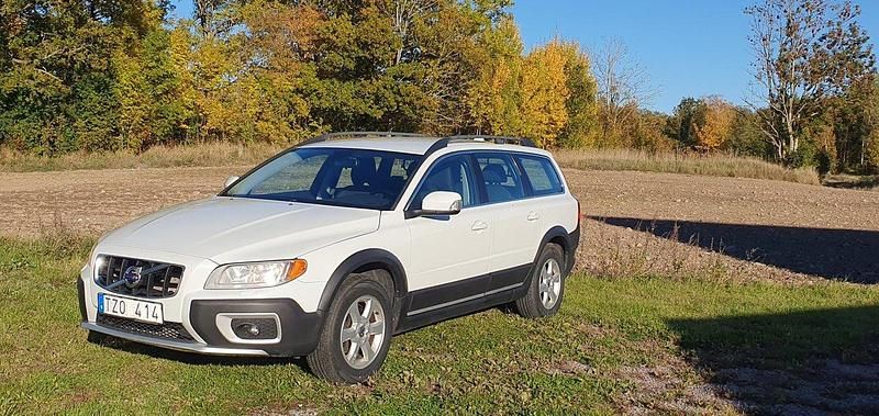Vit Begagnad 2011 Volvo XC70 Kinetic SUV | 90 000 kr (Superpris) - Bild 1/4