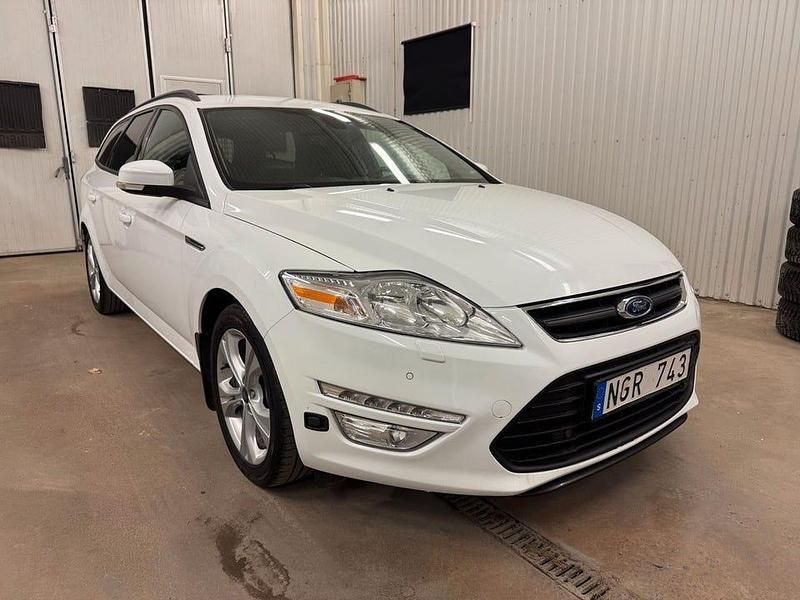 Begagnad Ford Mondeo Sport 116 HK (85 kW) 2013 Vit Kombi