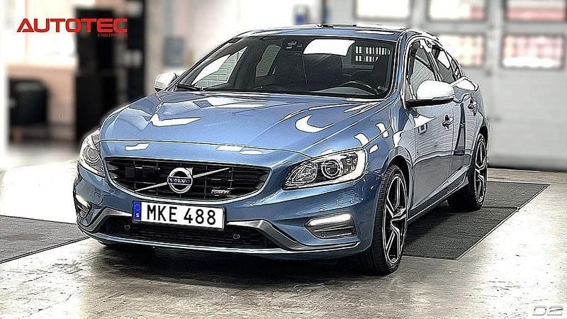 Blå Begagnad 2013 Volvo S60 R-Design Sedan | 137 900 kr (Marknadspris) - Bild 1/4