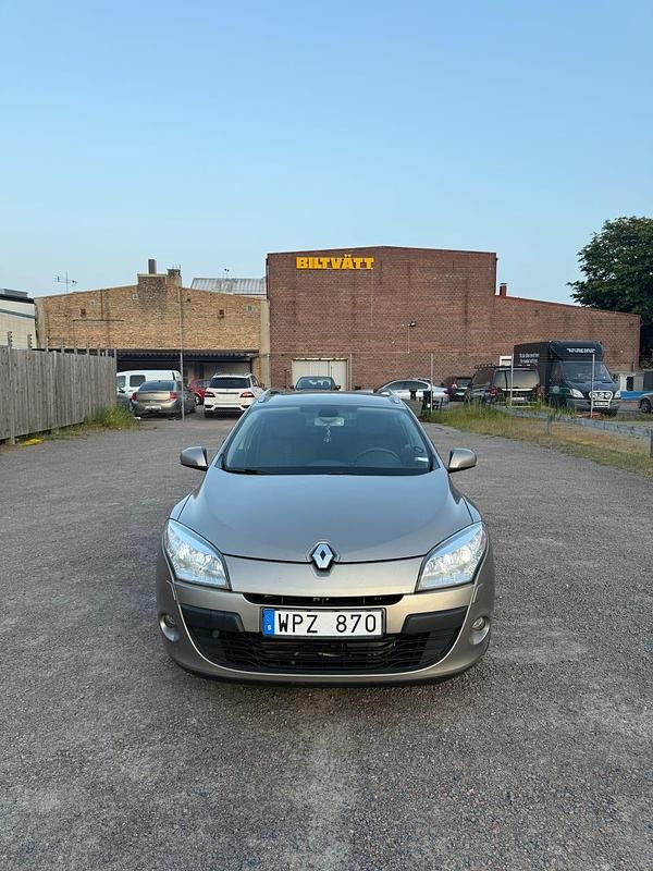 Begagnad 2011 Renault Mégane GrandTour Kombi | 44 800 kr (Marknadspris) - Bild 1/4