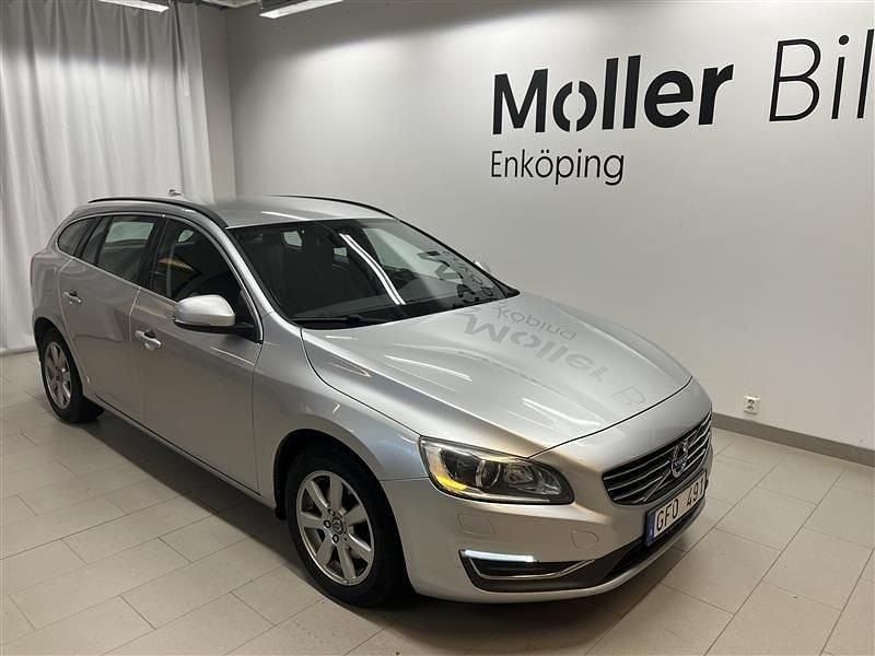 Silver Begagnad 2014 Volvo V60 Kombi | 89 000 kr (Marknadspris) - Bild 1/4