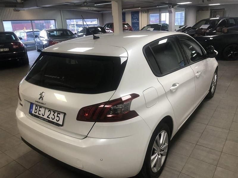 Begagnad Peugeot 308 Active 131 HK (96 kW) 2018 Vit Halvkombi