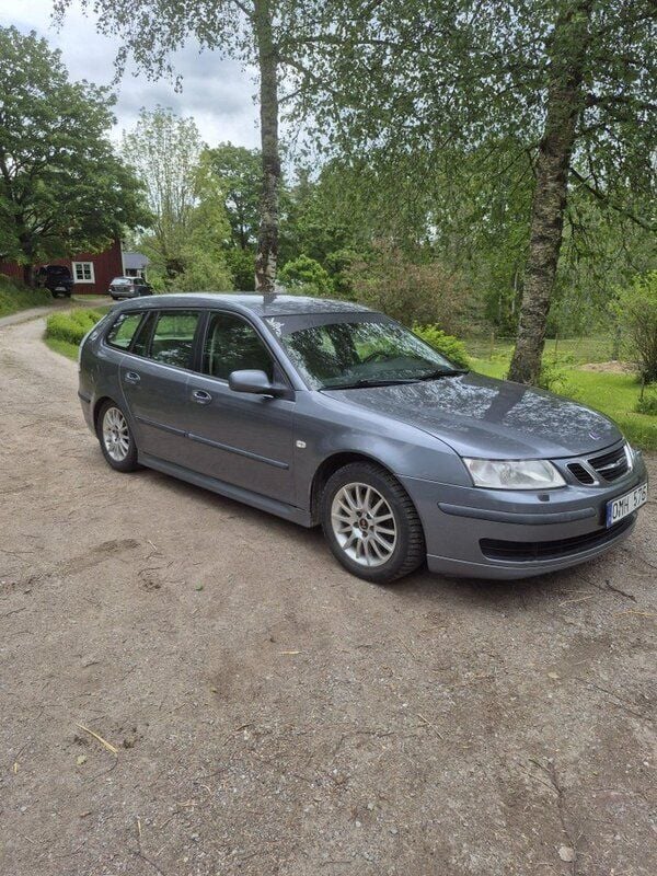 Brun Begagnad 2007 Saab 9-3 Kombi | 12 000 kr (Marknadspris) - Bild 1/4