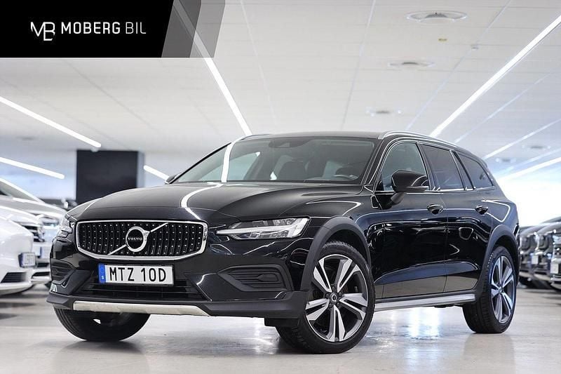 Svart Begagnad 2022 Volvo V60 CC Kombi | 369 900 kr (Lite dyr) - Bild 1/3