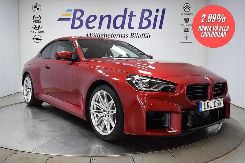 Begagnad BMW M2 Comfort Edition 480 HK (353 kW) 2024 Röd (fire red metallic) Sportkupé