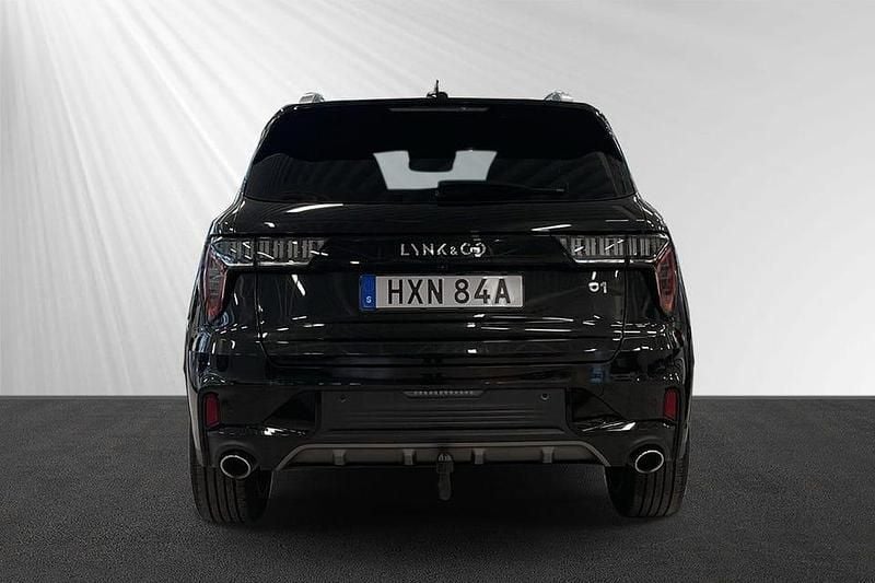 Begagnad Lynk & Co 01 264 HK (194 kW) 2023 Svart SUV
