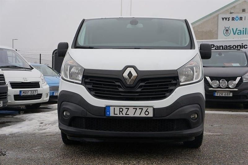 Begagnad Renault Trafic 120 HK (88 kW) 2015 Vit Minibuss