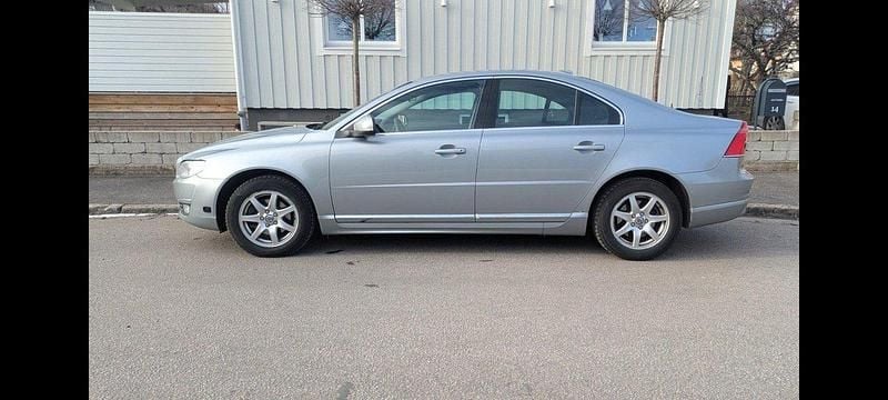 Silver Begagnad 2015 Volvo S80 Momentum Sedan | 115 000 kr (Bra pris) - Bild 1/4