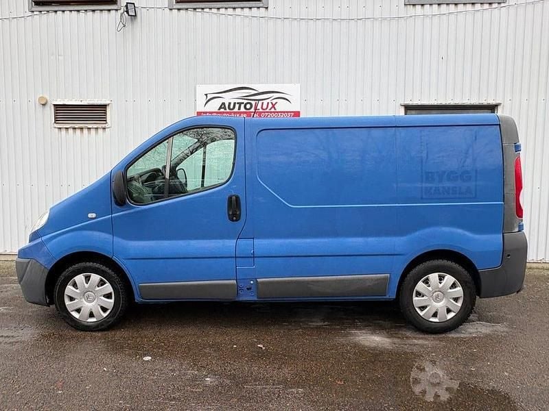 Blå Begagnad 2012 Renault Trafic Minibuss | 54 900 kr (Marknadspris) - Bild 1/4
