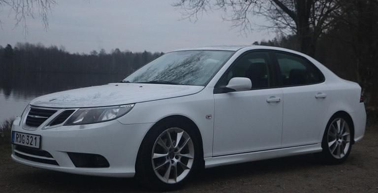 Vit Begagnad 2011 Saab 9-3 Vector Sedan | 70 000 kr (Marknadspris) - Bild 1/4