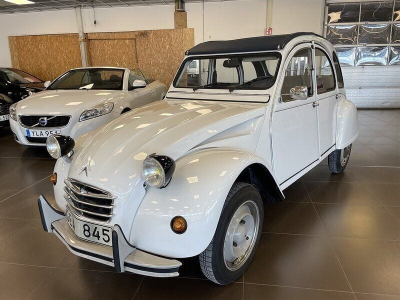 Vit Begagnad 1967 Citroën 2CV Sedan | 169 900 kr - Bild 1/4